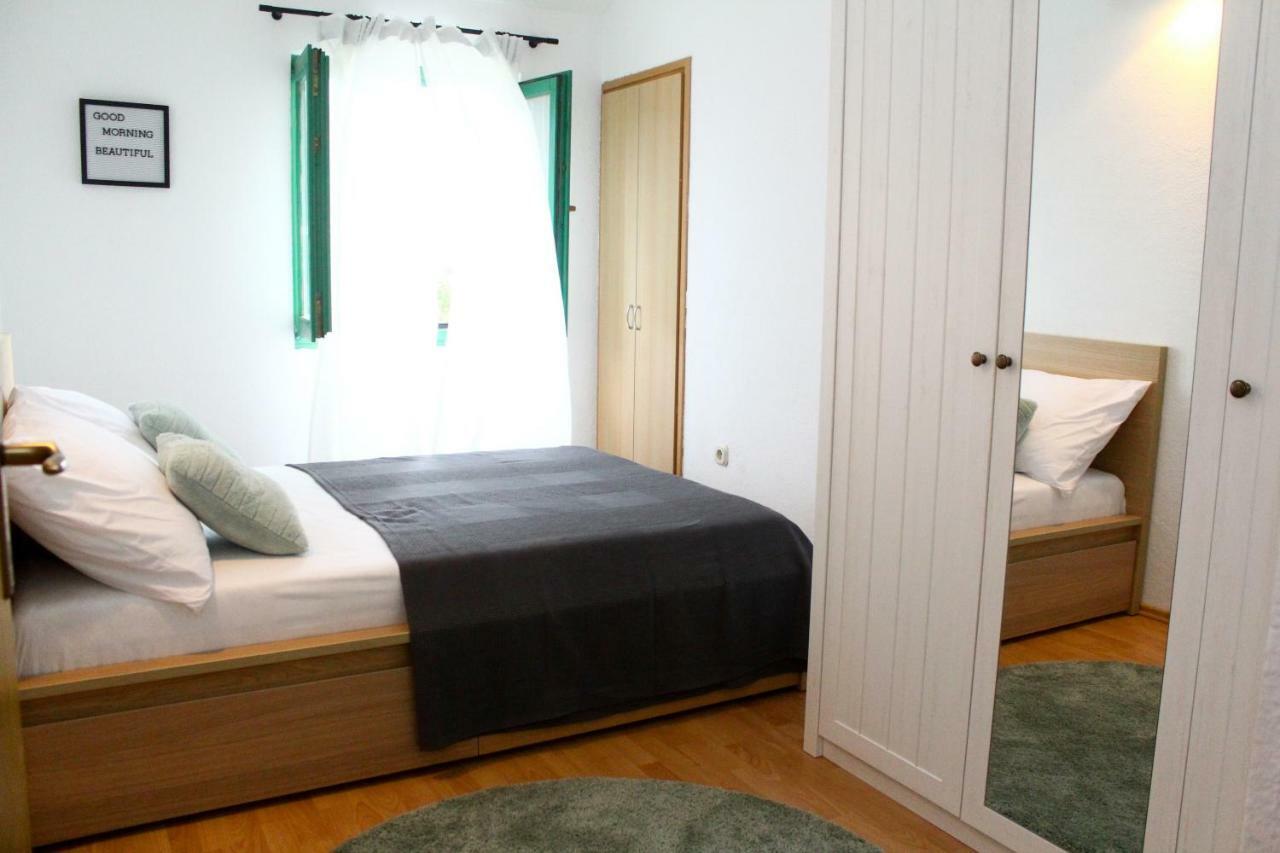 Apartment 20 Sveti Filip i Jakov Esterno foto